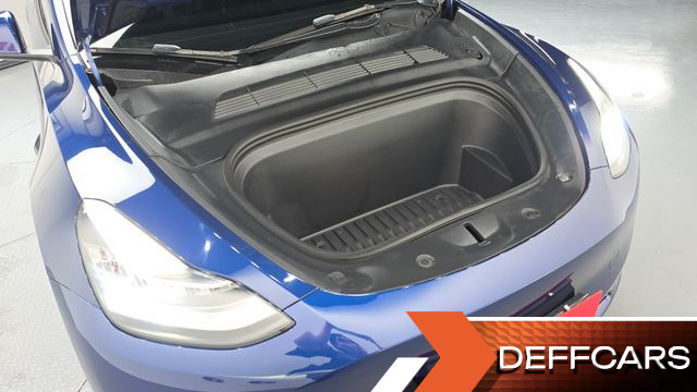 Tesla MODEL Y Long Range AWD купить на сайте DeffCars