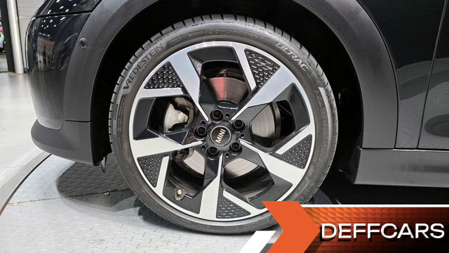 Mini COOPER CONVERTIBLE Favoured купить на сайте DeffCars