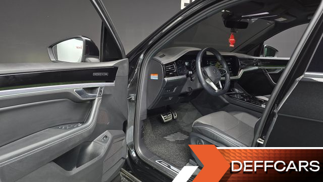 Volkswagen TOUAREG 3.0 TDI R-Line купить на сайте DeffCars