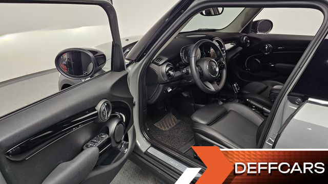 Mini COOPER 5-Door Classic Plus 3rd купить на сайте DeffCars