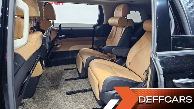 Kia CARNIVAL Gasoline 7-Seater Signature купить на сайте DeffCars