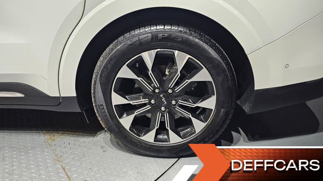 Kia CARNIVAL Gasoline 7-Seater Signature купить на сайте DeffCars