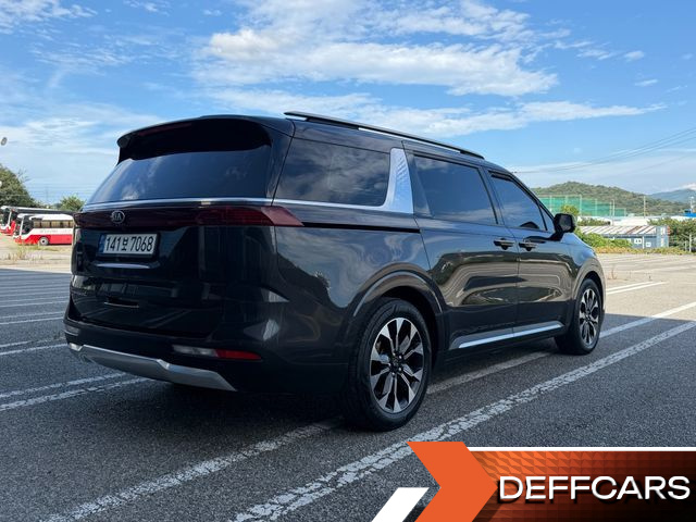Kia CARNIVAL 9-Seater Noblesse купить на сайте DeffCars