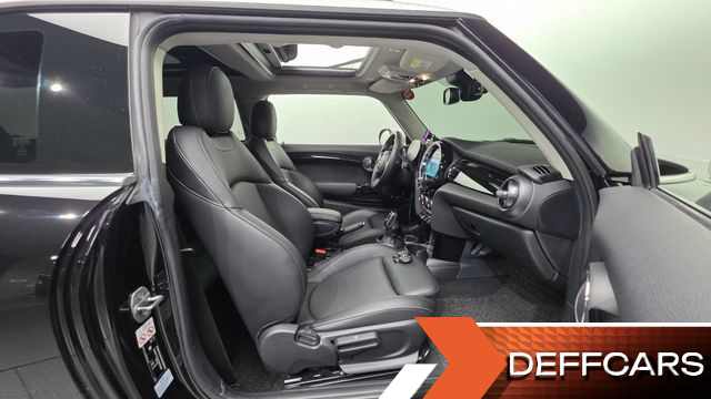 Mini COOPER Classic Plus Launch Pack Third Generation купить на сайте DeffCars