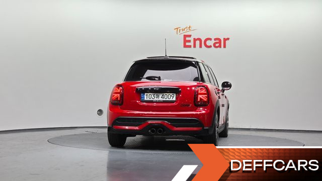 Mini COOPER 5Door Classic Third Generation купить на сайте DeffCars