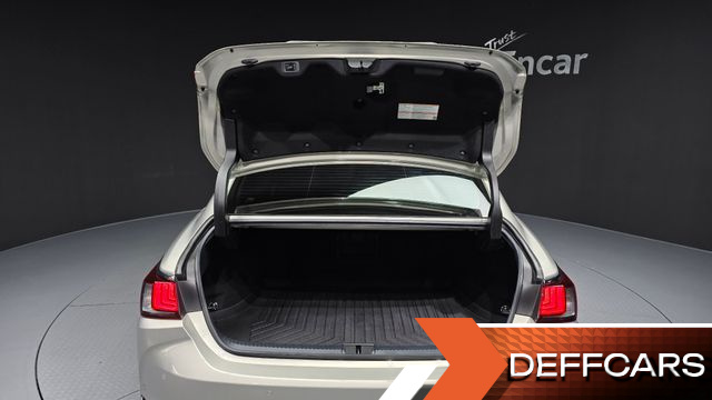 Lexus ES Luxury Plus купить на сайте DeffCars