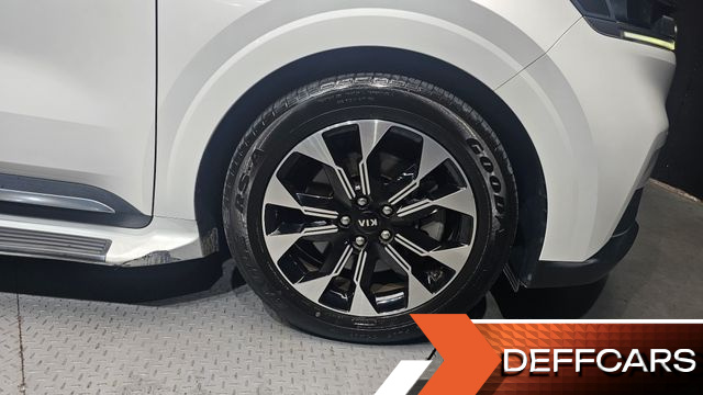 Kia CARNIVAL 7-Seater Signature купить на сайте DeffCars