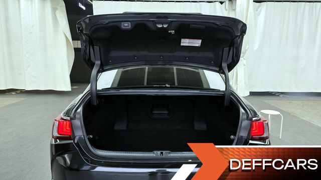 Lexus ES Luxury Plus купить на сайте DeffCars