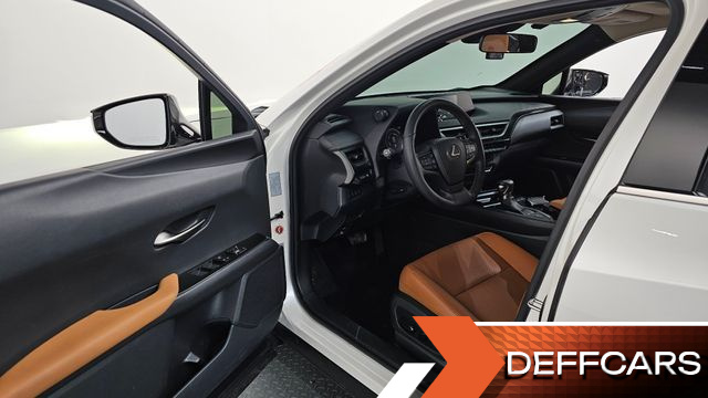 Lexus UX 2.0 2WD купить на сайте DeffCars