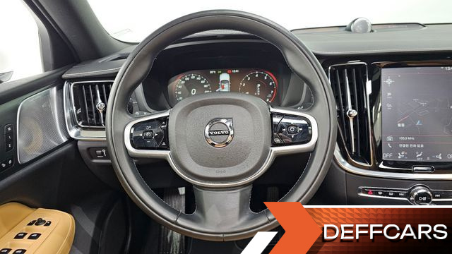 Volvo S60 T5 Inscroption купить на сайте DeffCars