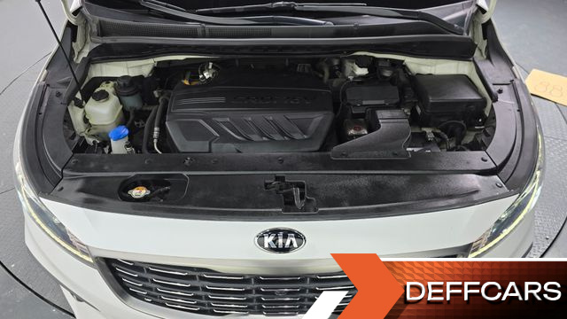Kia CARNIVAL 7-Seater Limousine President купить на сайте DeffCars
