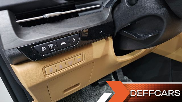 Kia CARNIVAL Gasoline 9-Seater Signature купить на сайте DeffCars