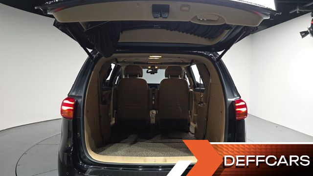 Kia CARNIVAL Gasoline 7-Seater Limousine President купить на сайте DeffCars
