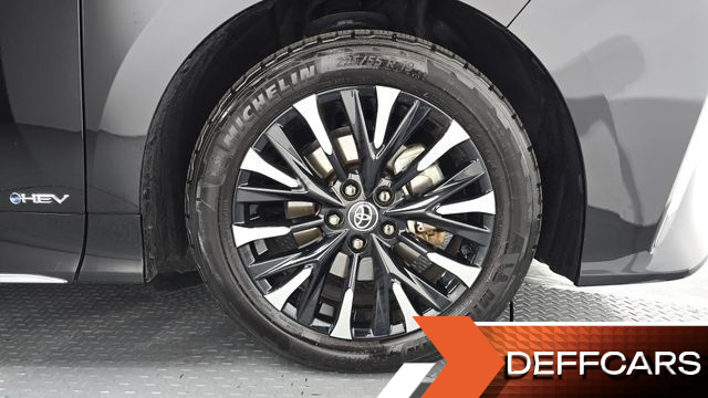 Toyota ALPHARD 2.5 HEV Executive AWD купить на сайте DeffCars