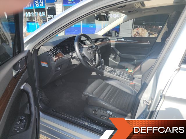 Volkswagen PASSAT 2.0 TDI Premium купить на сайте DeffCars