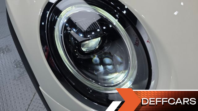 Mini COOPER 5Door Classic Launch Pack Third Generation купить на сайте DeffCars