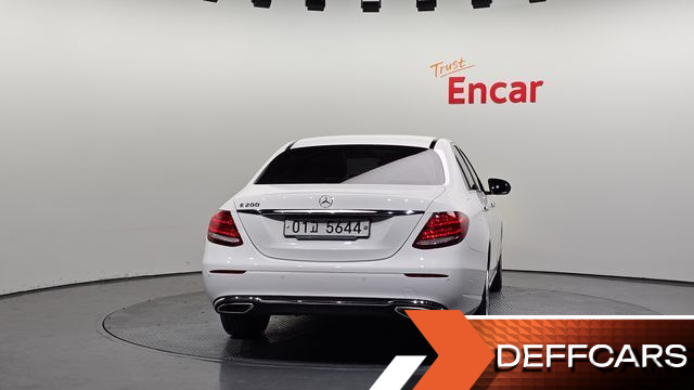 Mercedes E-CLASS E200 Avantgarde купить на сайте DeffCars