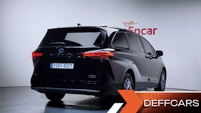 Toyota SIENNA 2.5 Hybrid AWD купить на сайте DeffCars