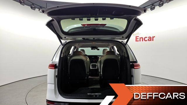 Kia CARNIVAL Gasoline 9-Seater Signature купить на сайте DeffCars