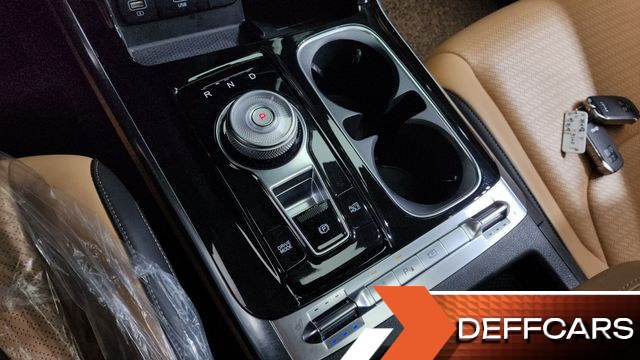 Kia CARNIVAL Gasoline 9-Seater Signature купить на сайте DeffCars