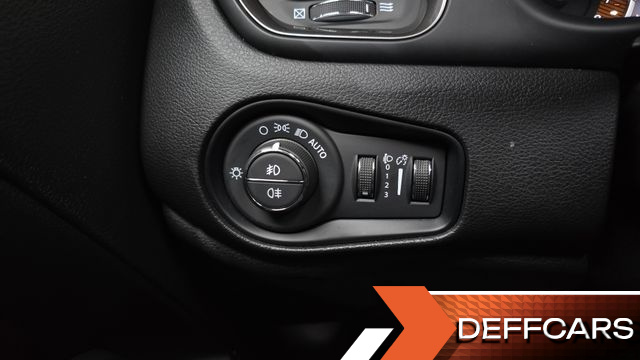 Jeep RENEGADE 1.3 Limited купить на сайте DeffCars