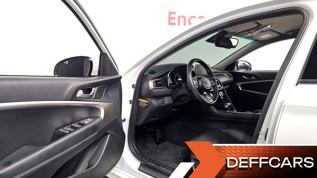 Genesis G70 2.0T Advanced купить на сайте DeffCars