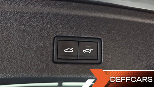 Volkswagen TOUAREG 3.0 TDI Premium купить на сайте DeffCars