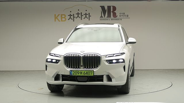 BMW X7 xDrive 40i Design Pure Excellence 6-Seater купить на сайте DeffCars