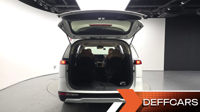 Kia CARNIVAL 9-Seater Prestige купить на сайте DeffCars