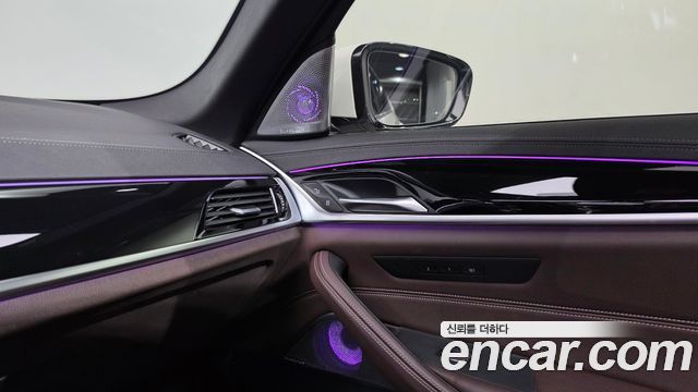 BMW 5-SERIES 530i xDrive M Sport Package купить на сайте DeffCars