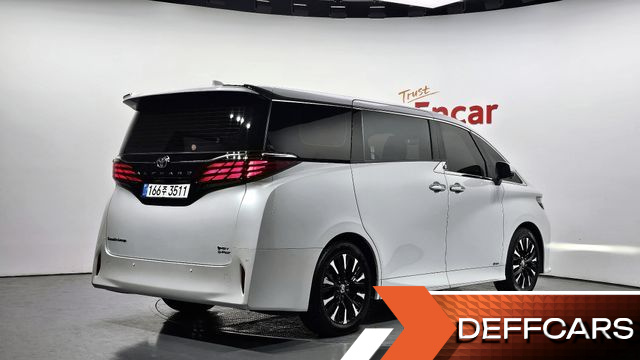 Toyota ALPHARD 2.5 HEV Executive AWD купить на сайте DeffCars