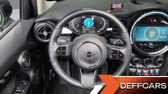 Mini COOPER Classic Plus Launch Pack Third Generation купить на сайте DeffCars