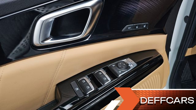 Kia CARNIVAL Gasoline 9-Seater Signature купить на сайте DeffCars