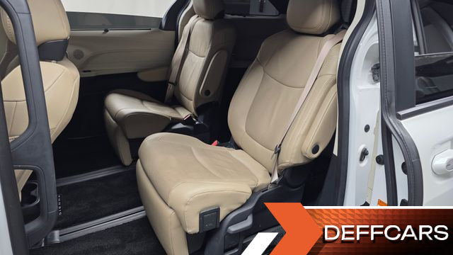 Toyota SIENNA 2.5 Hybrid AWD купить на сайте DeffCars