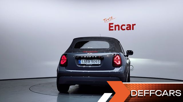 Mini COOPER CONVERTIBLE Favoured купить на сайте DeffCars