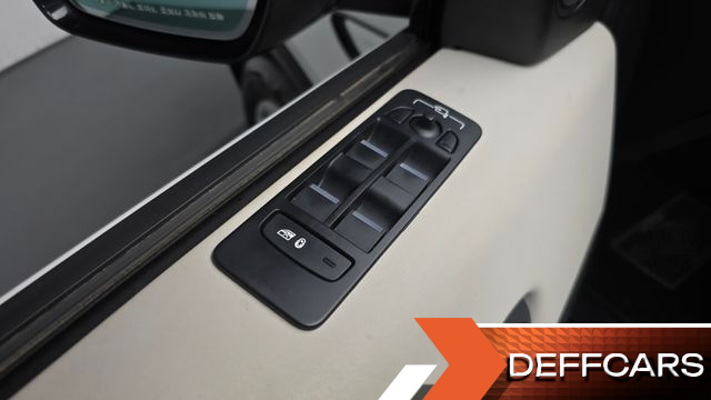 Land Rover DISCOVERY SPORT D150 S купить на сайте DeffCars