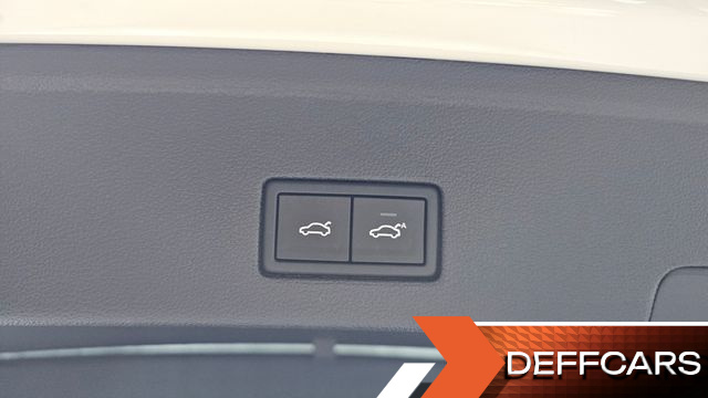 Volkswagen TOUAREG 3.0 TDI Prestige купить на сайте DeffCars