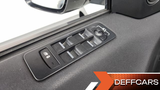 Land Rover DISCOVERY SPORT 2.0 TD4 HSE Luxury купить на сайте DeffCars