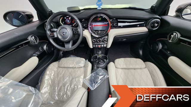 Mini COOPER CONVERTIBLE Classic Launch Pack Third Generation купить на сайте DeffCars