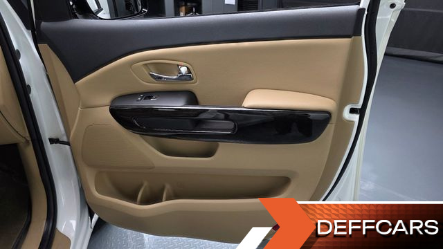 Kia CARNIVAL 9-Seater Hi-Limousine Noblesse Special купить на сайте DeffCars