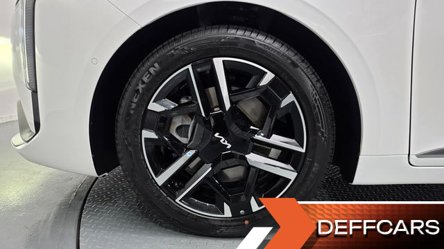 Kia K8 2.5 Gasoline 2WD Signature купить на сайте DeffCars
