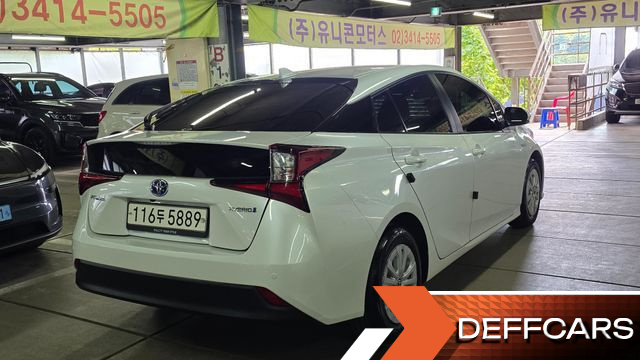 Toyota PRIUS 1.8 купить на сайте DeffCars