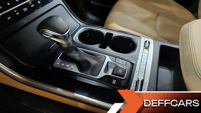 Kia CARNIVAL 9-Seater Prestige купить на сайте DeffCars
