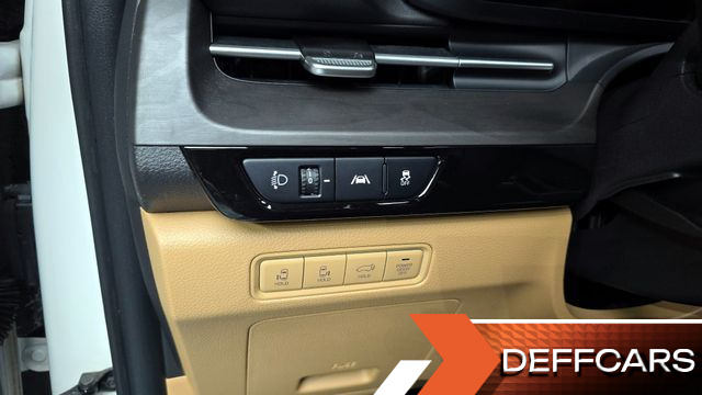 Kia CARNIVAL Gasoline 9-Seater Signature купить на сайте DeffCars