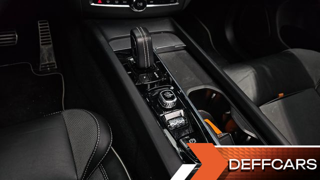 Volvo XC60 T8 R-Design купить на сайте DeffCars