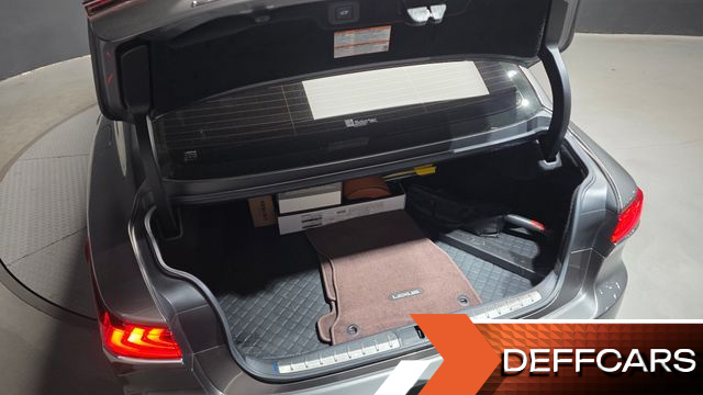 Lexus LS 3.5 Luxury AWD купить на сайте DeffCars