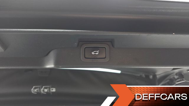 Land Rover DISCOVERY 3.0 TD6 HSE купить на сайте DeffCars