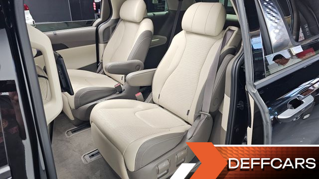 Kia CARNIVAL Gasoline 7-Seater Signature купить на сайте DeffCars