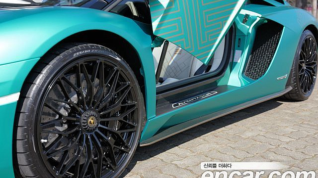 Lamborghini AVENTADOR S LP740-4 Roadster купить на сайте DeffCars