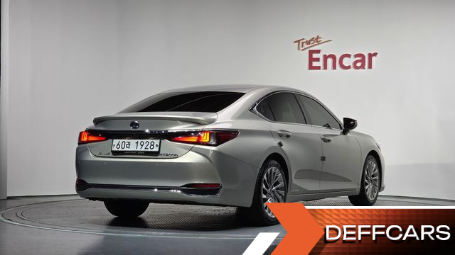 Lexus ES Luxury Plus купить на сайте DeffCars